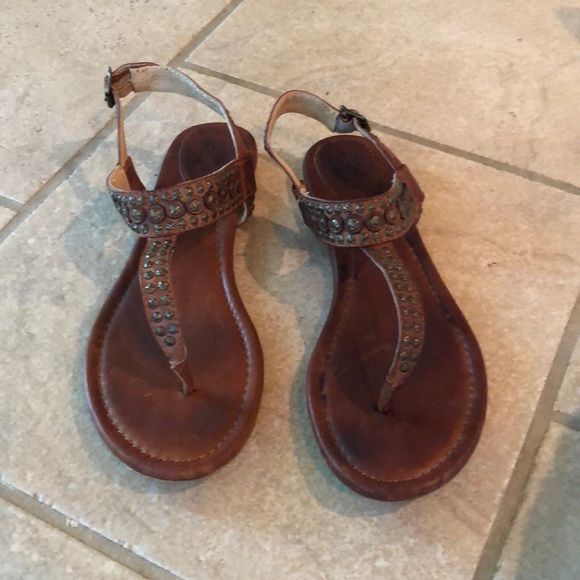 frye sandals canada